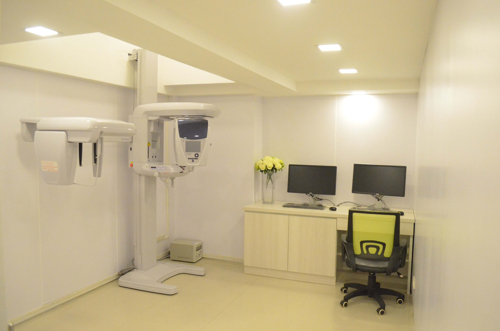 Phòng chụp X-quang có 1 máy chụp